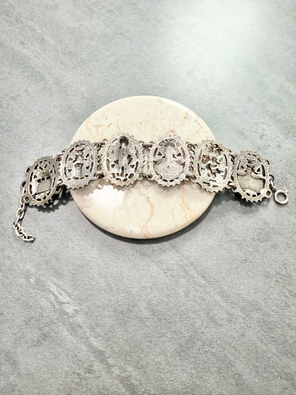 Vintage Mid Century Sliver Tone Bracelet Belgium Brussels Souvenir Landmark - Picture 2 of 7